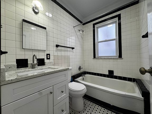 3rd image of 2772 Kennedy Blvd Floor 2