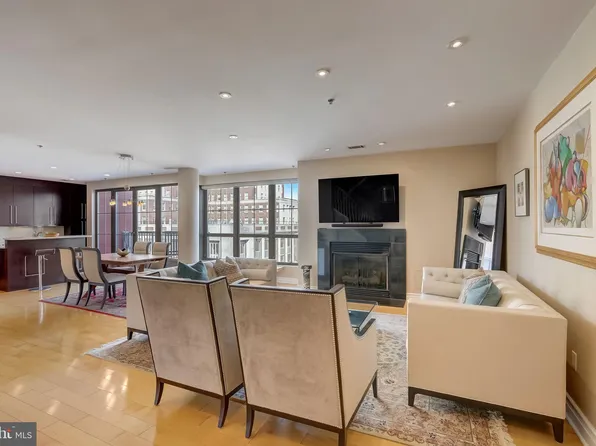 121-35 Walnut St #602, Philadelphia, PA 19106