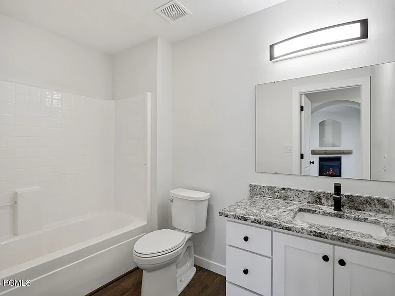 1716 W Fox Bay Dr #H204 — Photo 14
