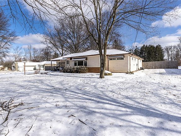 2nd image of 7575 N Linden Ln
