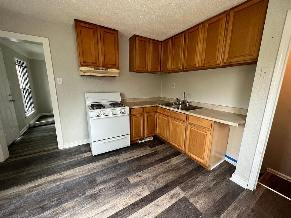 20024 Moross Rd, photo 8