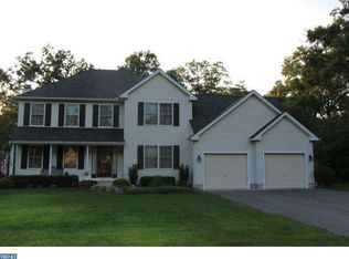 2552 Meade Dr, Vineland, NJ 08361