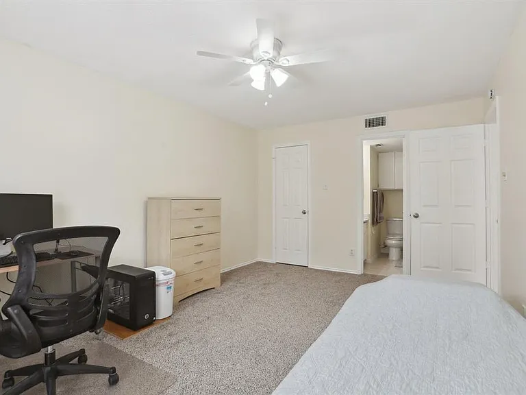 2401 Leon St #210 — Photo 23