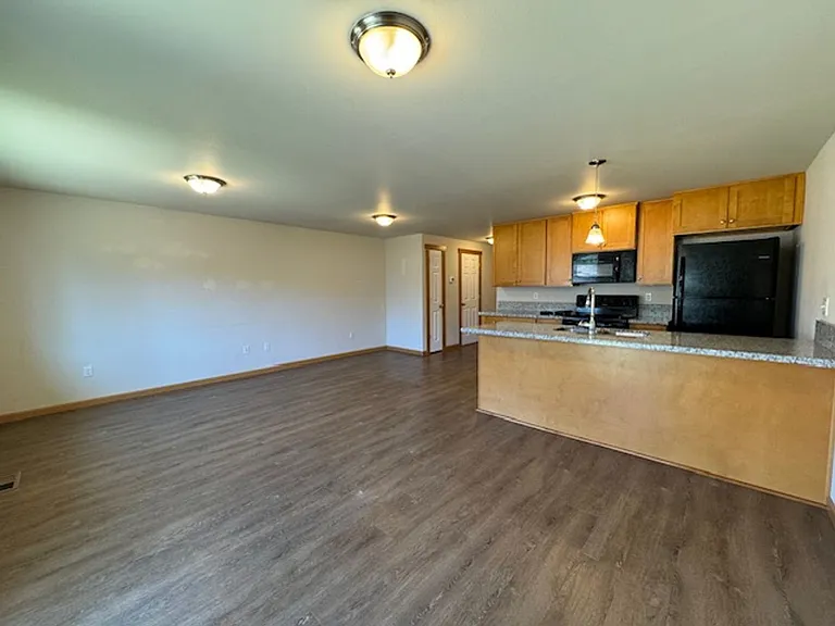 530 Harrison St — Photo 6