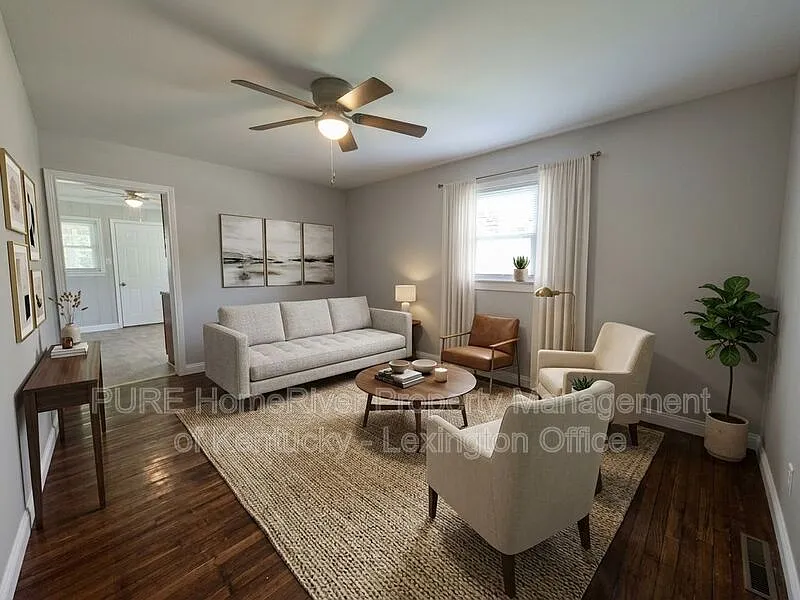 3 bed, 1.0 bath, 900 sqft, $1,195 — Photo 3