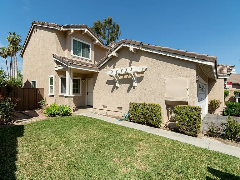 3633 Daybreak St — Photo 2
