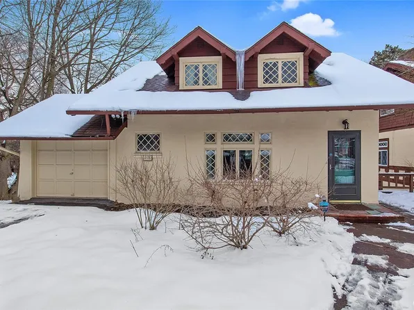 278 Fenway Dr, Syracuse, NY 13224