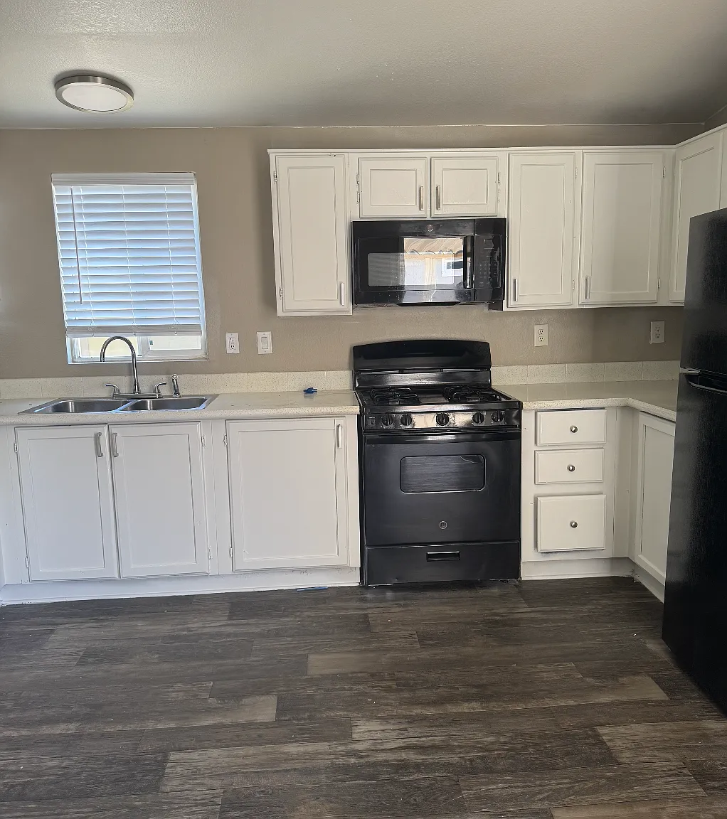 2 bed, 980 sqft, $1,500 — Photo 2