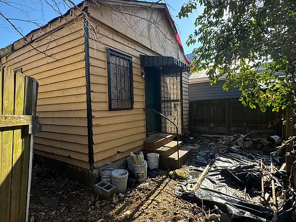 4th image of 90 Romney St