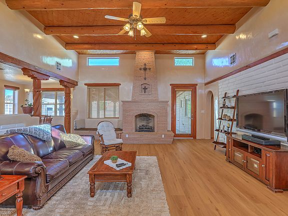 4th image of 6108 Whiteman Dr NW