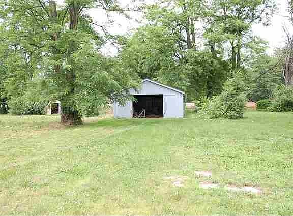 2nd image of 5142 N Taft St