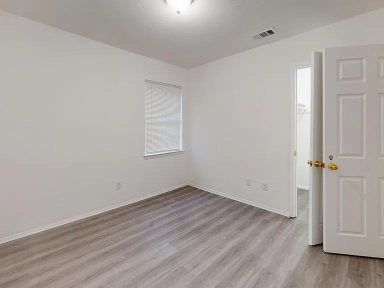 3525 Hacienda Dr — Photo 12