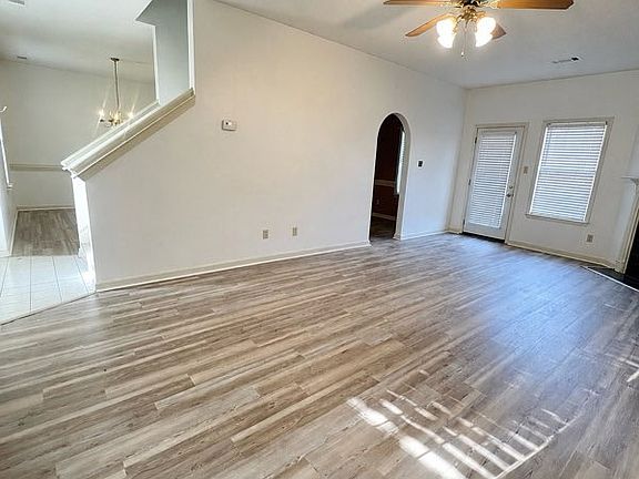 5th image of 718 N Ericson Rd