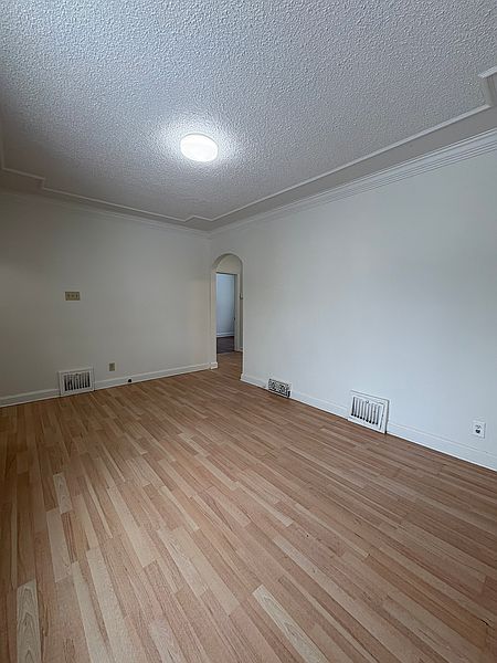 Winnipeg House for rent - 3 Bedrooms — photo 2
