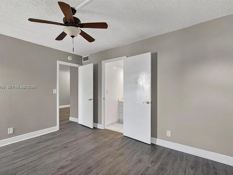 908 Twin Lakes Dr #8-C — Photo 11