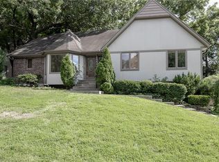 1502 NW Weatherstone Ln, Blue Springs, MO 64015