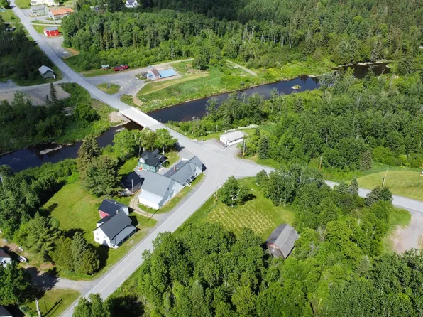 4 Lake Street, Stockholm, ME 04783