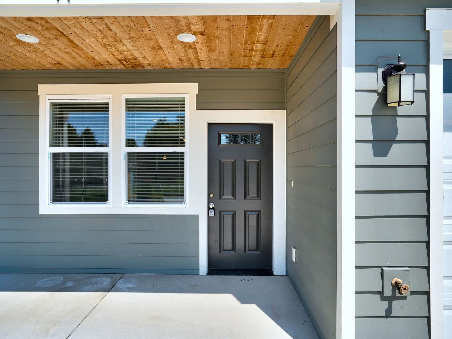 3 bed, 1491 sqft, $2,999 — Photo 2