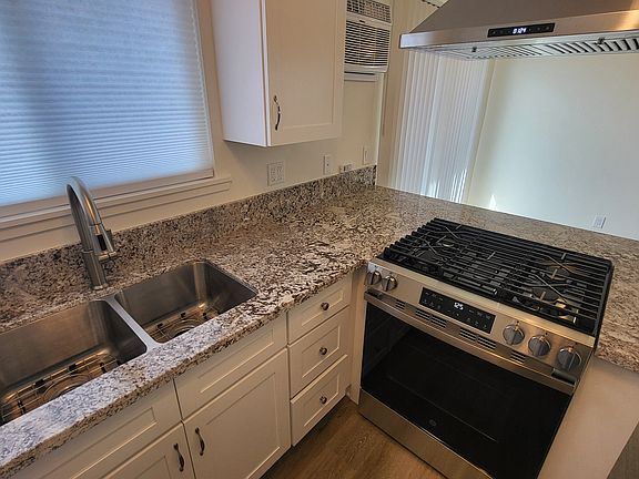 4th image of 15837 S Myrtle Ave #37