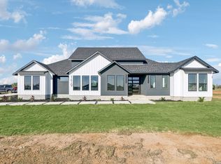 179 Hidden Ranch Ct, Floresville, TX 78114