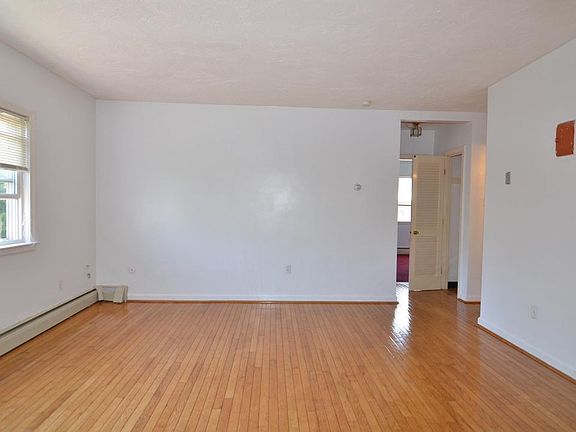 3rd image of 114 Willard St APT 12