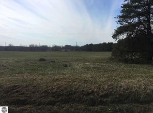 N 5th Rd, Mesick, MI 49668