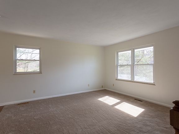 5th image of 63 Lake Dr