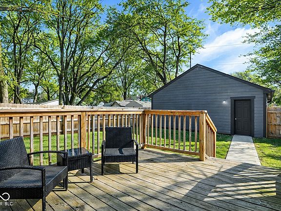 2nd image of 1209 N Rural St