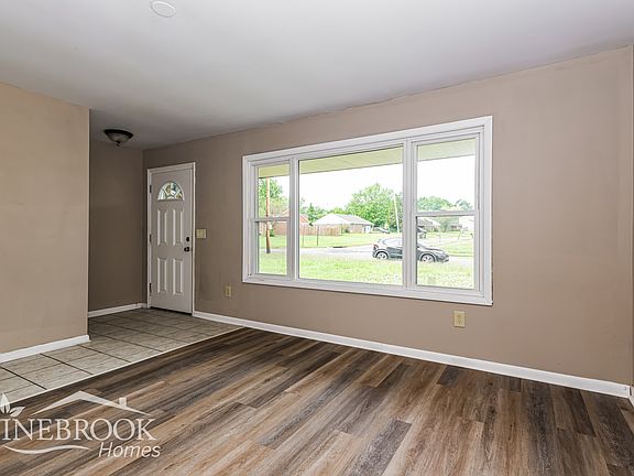 3rd image of 2032 Twin Creek Dr