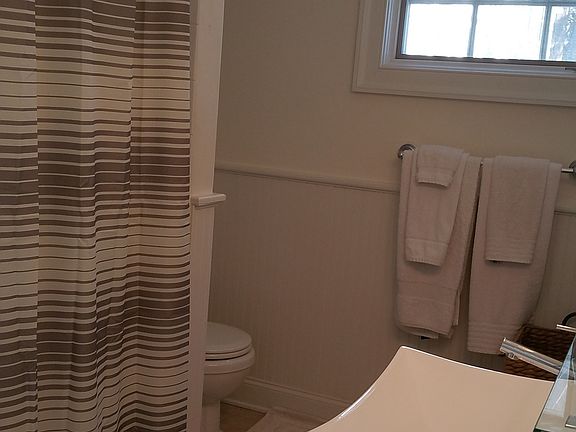 3rd image of 13 Westmoreland Dr