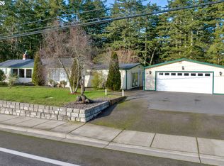 777 Rhododendron Dr, Florence, OR 97439