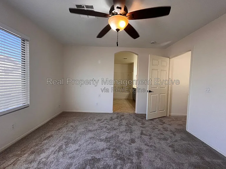 2060 N 30th St — Photo 15