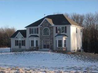 8 Apple Ridge Ct, Montgomery, NY 12549