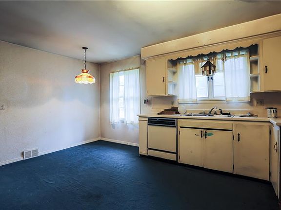 2nd image of 92 Potter Pl