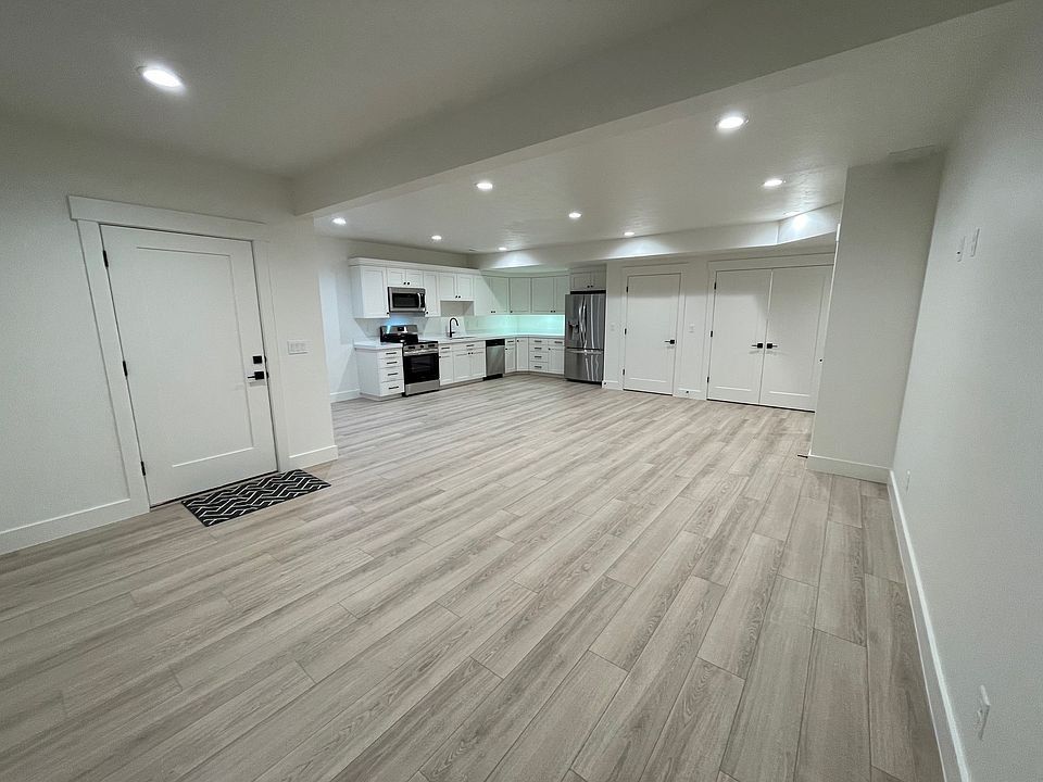 Open family room and eating nook into kitchen