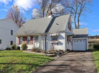 15 Cherokee Rd, Cranford, NJ 07016