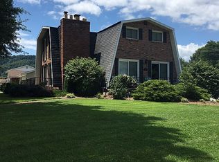 245 Lang Dr, New Martinsville, WV 26155