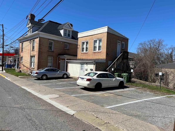 125/129 Park St, Morgantown, WV 26501