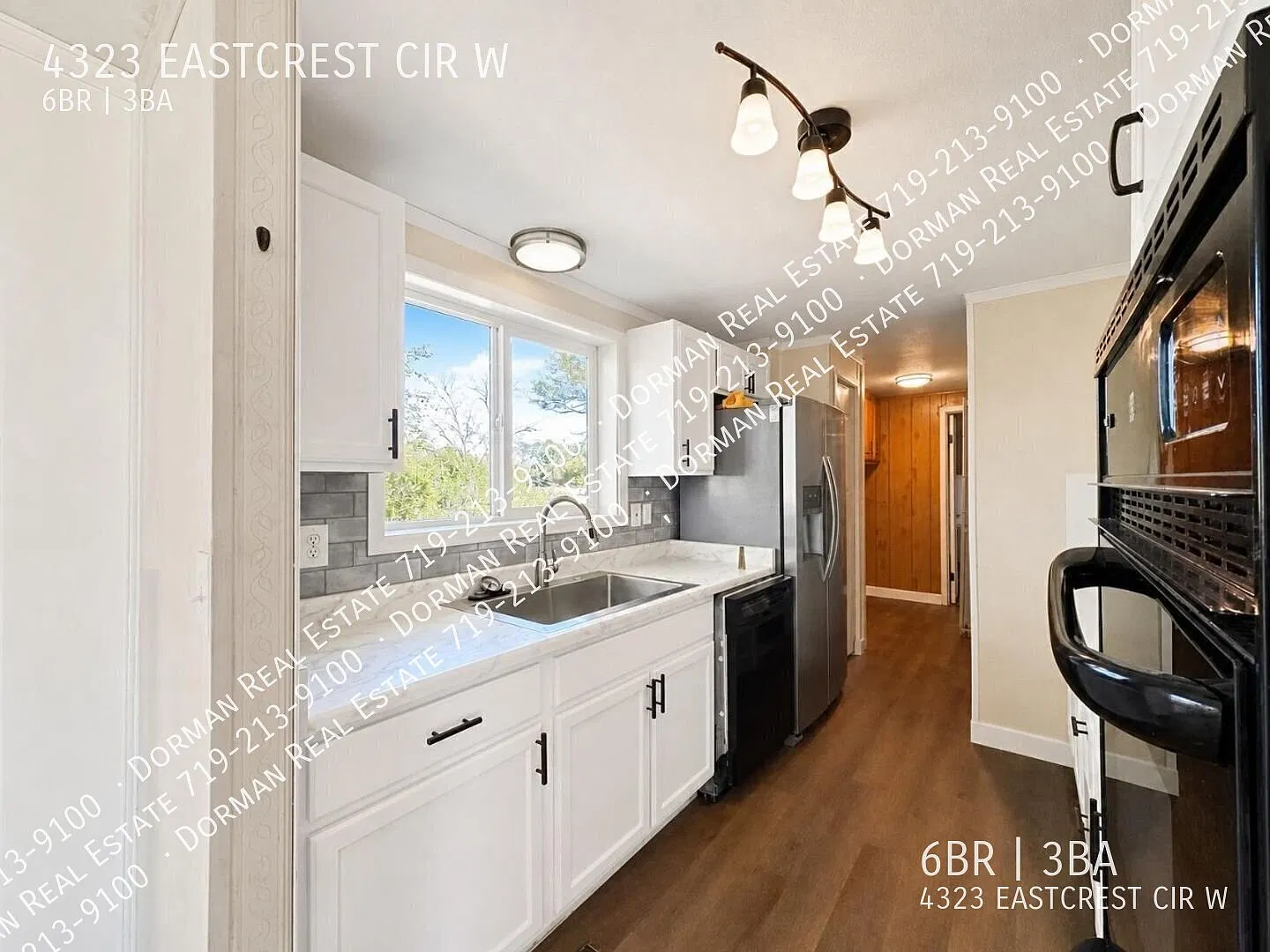 Move-In Special - First Month's Rent 50% Off - Spacious 6 Bedroom Home! — Photo 2