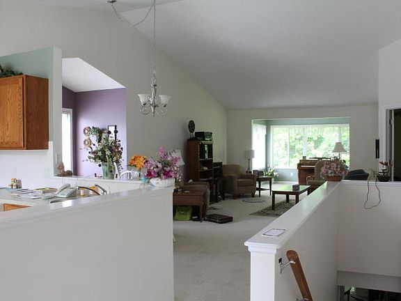 2nd image of 1765 Sanderling Ct NE
