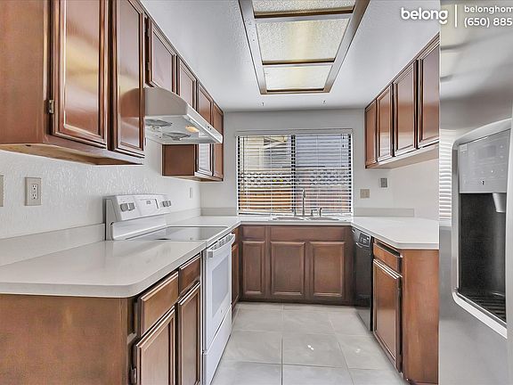 4th image of 3141 Teddington Dr