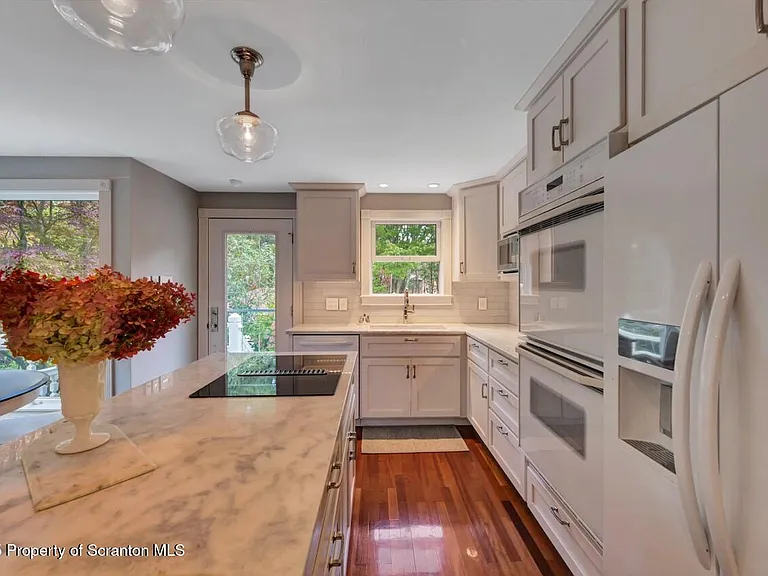 3360 Forest Rd — Photo 14