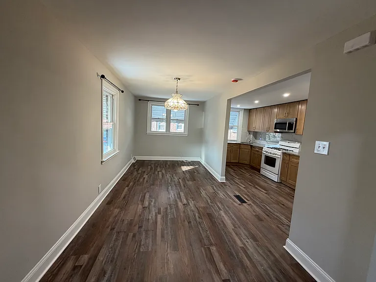 4701 Hartel Ave — Photo 12