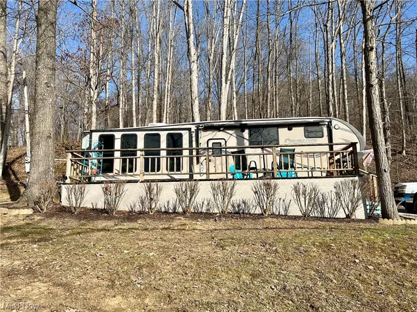 7950 S River Rd, McConnelsville, OH 43720