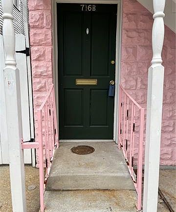 2nd image of 716B Marigny St #B