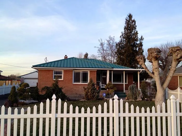 1207 Whatcom St photo 1