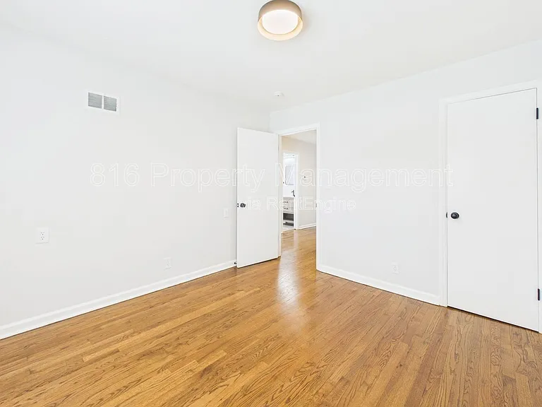 4279 E 60th Ter — Photo 11