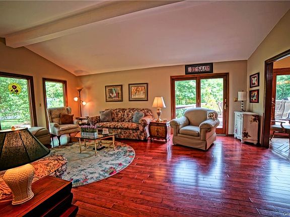 5th image of 75 Old Quaker Hill Rd