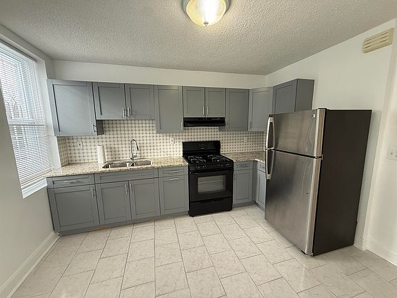 3rd image of 1115 11th St Floor 1