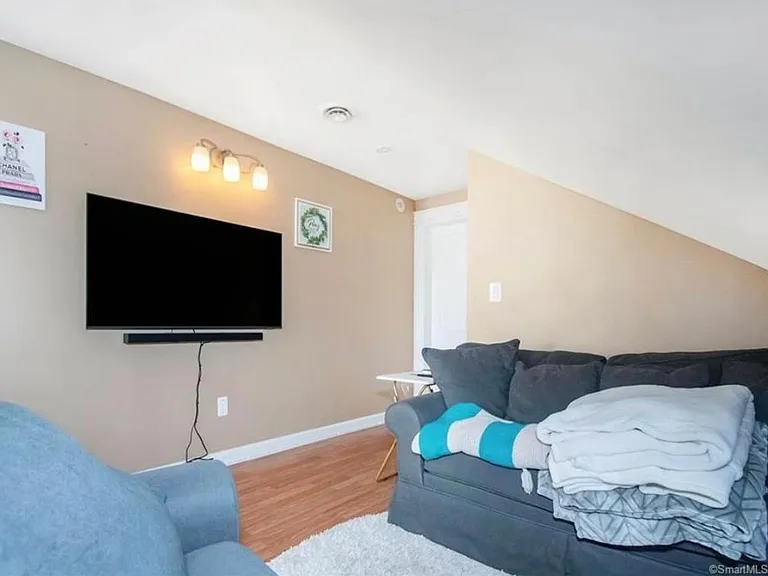 40 E Thorme St #3 — Photo 3